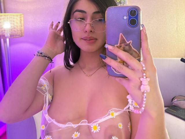 EmmaBeaumont - Live porn &amp; sex cam - 28497800