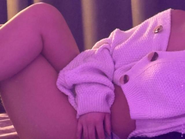 EmmaBeaumont - Live porn &amp; sex cam - 28497830