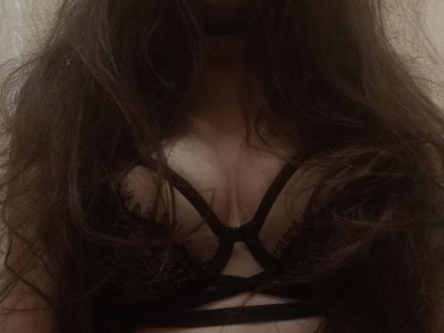 ApheliaAddington - Live sex cam - 28498376