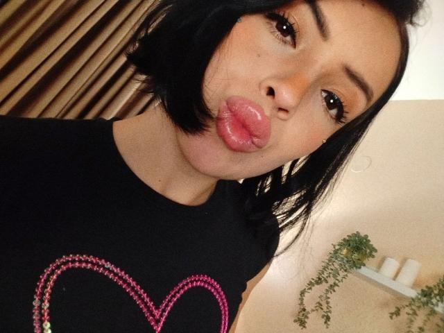 VeroHands - Live porn &amp; sex cam - 28503335