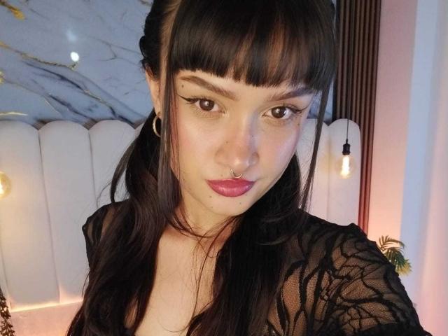 CandyyClair - Live Sex Cam - 28504673