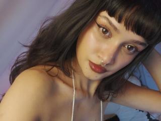 Fișa detaliată a CandyyClair