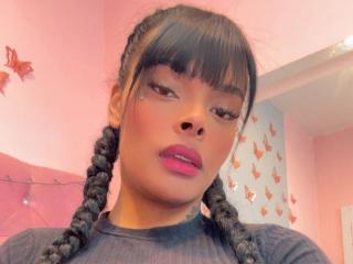 EmmaEbony'in detaylı sayfasını gör