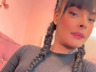 Fișa detaliată a EmmaEbony