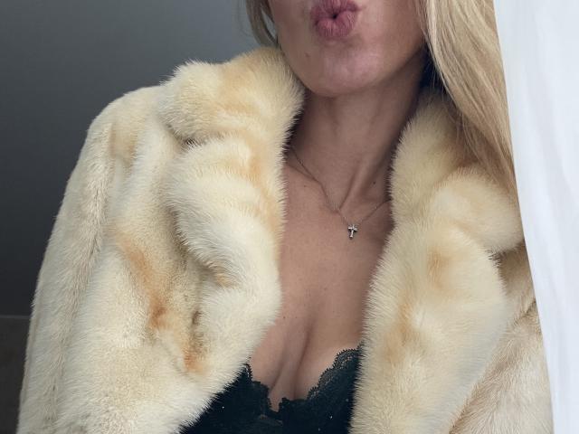 SandraSwweet - Live porn &amp; sex cam - 28509206