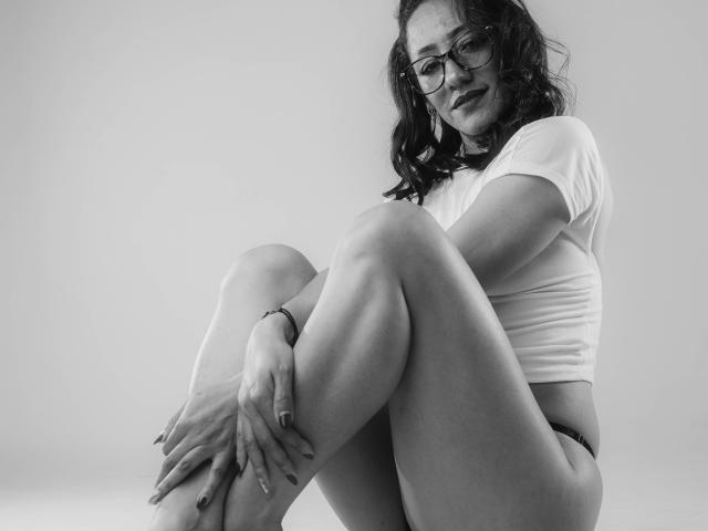 SamanthaCorine - Live Sex Cam - 28510163