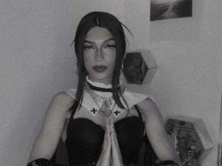 MEGHANQUEENN'in detaylı sayfasını gör