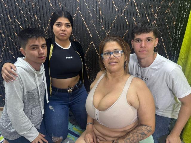 AmandayMeganGroup - Live sex cam - 28510919