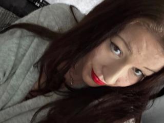 Obejrzyj kompletny profil CurvyAlexaa-hot