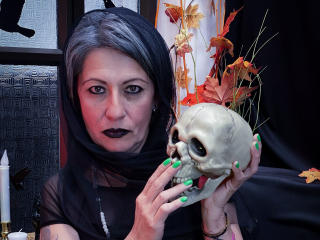 Obejrzyj kompletny profil MistressNyxcg