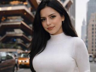 Obejrzyj kompletny profil IsabellaJames