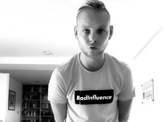 Obejrzyj kompletny profil 19yayo88-hot