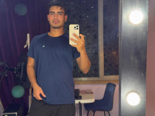 Podívejte se na podrobnou kartu Jaden69