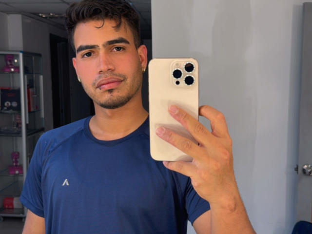 Jaden69 - Live Sex Cam - 28518560