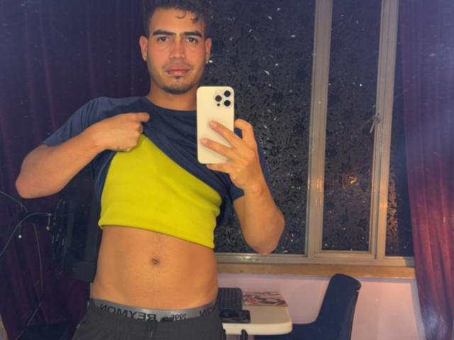 Jaden69 - Live Sex Cam - 28518563