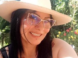 Lásd a DonnaJones teljes profilját