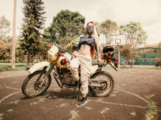 Lásd a MiaValentine teljes profilját