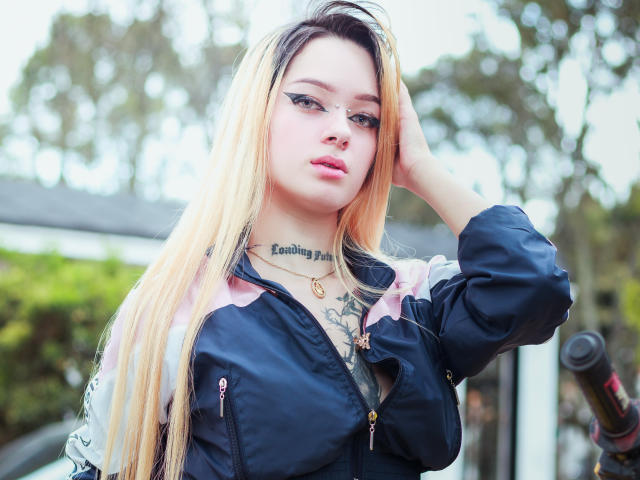 MiaValentine - Live sex cam - 28521389