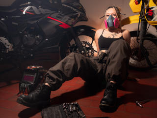 Lásd a MiaValentine teljes profilját