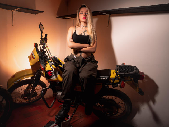 MiaValentine - Live porn &amp; sex cam - 28521521