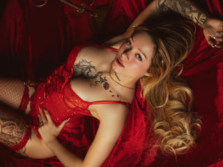 Lásd a MiaValentine teljes profilját