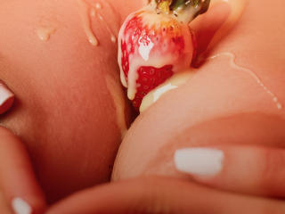 Lásd a VanessaClose teljes profilját