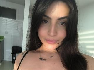 Lásd a SaraWestt teljes profilját