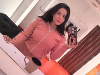 Lásd a SaraWestt teljes profilját