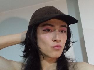 Lásd a EllieCherry teljes profilját