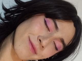 Lásd a EllieCherry teljes profilját