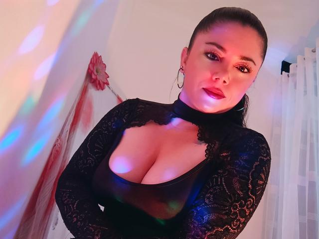 SamanthaVenus - Live porn &amp; sex cam - 28525097