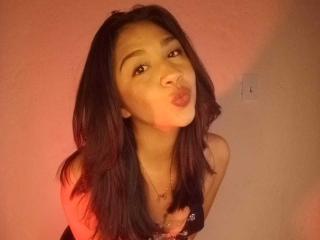 Lásd a NanaMilan teljes profilját