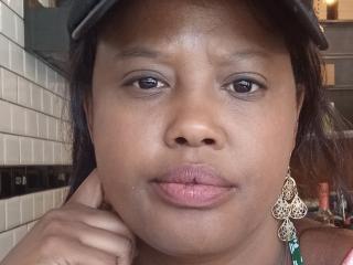 Ver la ficha detallada de SweetBustyBee