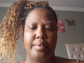 Ver la ficha detallada de SweetBustyBee