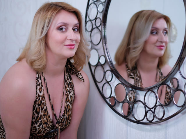 BlondeEllen - Sexe cam en vivo - 2853112