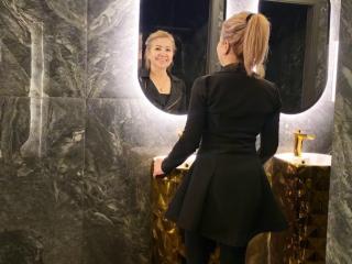 Lásd a LadyLucky teljes profilját