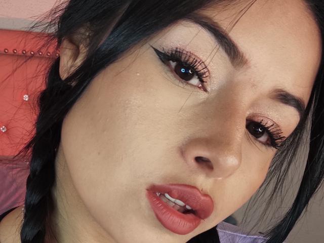 EmilyVv - Live porn &amp; sex cam - 28533218