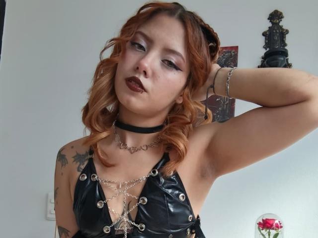 EmmaThomsonn - Live porno og sexkamera - 28535318