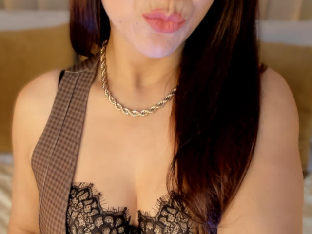 CameronViviane - פורנו בשידור חי ומצלמת סקס - 28536527