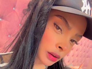 EmmaEbony'in detaylı sayfasını gör