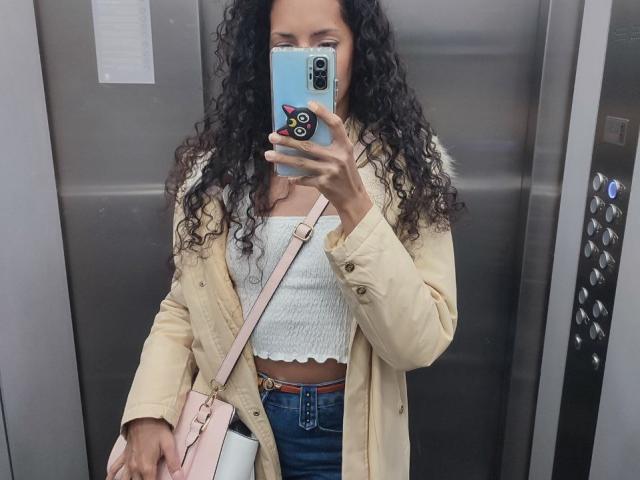CurlyBlossom - Live sex cam - 28540667