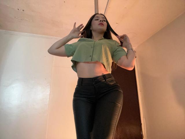 EmmaLombardi - Live porn &amp; sex cam - 28540766