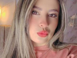 Yksityiskohtaiset tiedot mallista AmiiRosse