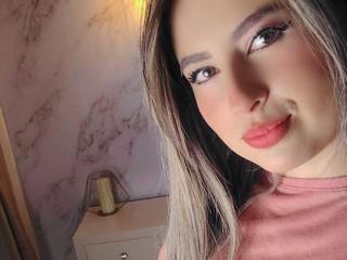 Yksityiskohtaiset tiedot mallista AmiiRosse