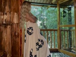 Yksityiskohtaiset tiedot mallista VictoriiaGrey