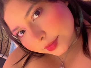 Yksityiskohtaiset tiedot mallista DakotaJhons69