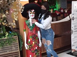 Yksityiskohtaiset tiedot mallista ArianithaXox