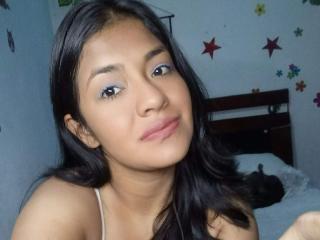 Yksityiskohtaiset tiedot mallista ArianithaXox