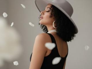 Yksityiskohtaiset tiedot mallista CarlaMuille