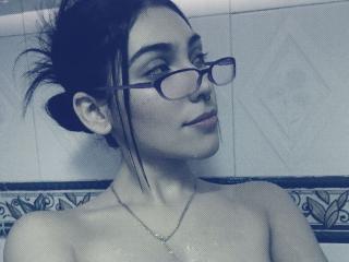 Yksityiskohtaiset tiedot mallista AriloeQuintero